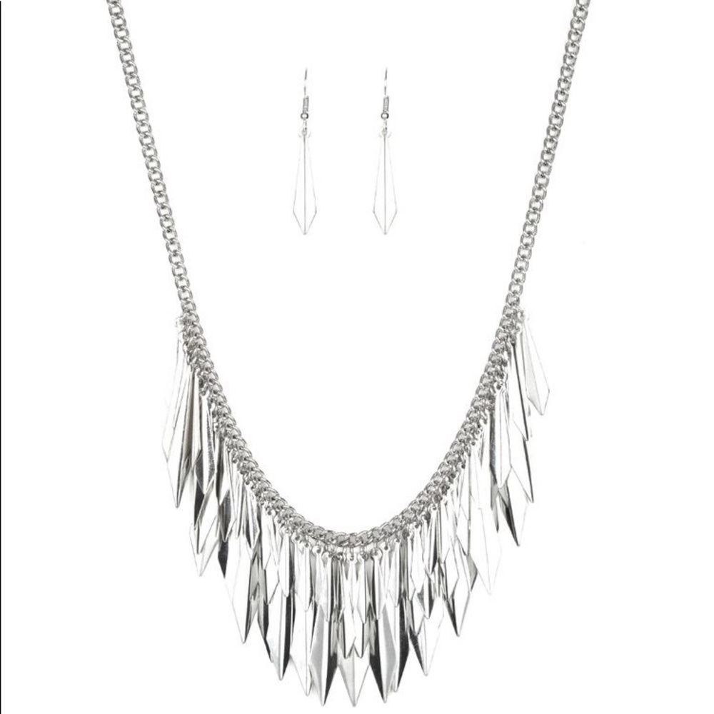 ✨3 for $10✨ Silver necklace